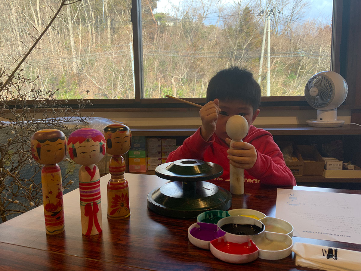 Yajiro Kokeshi Village_3